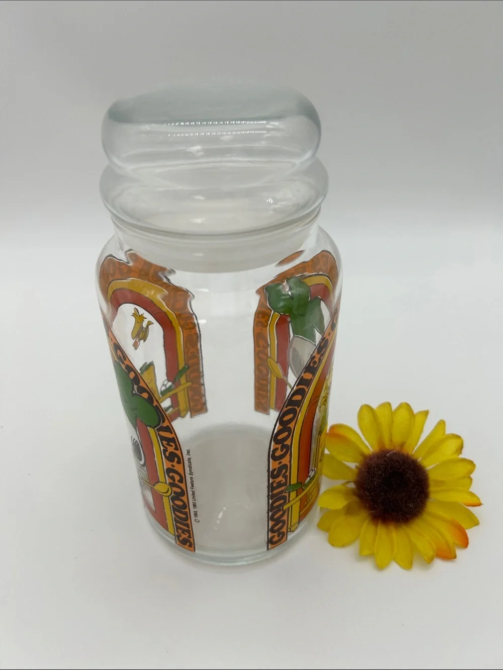Snoopy Vintage Goodies Glass Jar Peanuts Snoopy & Woodstock design, a Must Have!